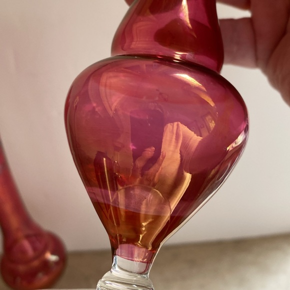 Beautiful Cranberry glass cut to clear tall bud flower vase (2) - Picture 7 of 9